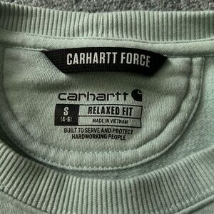 Woman’s carhartt pullover
